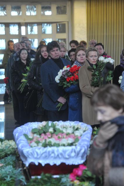 Церемония прощания с бывшей солисткой Большого театра Ниной Сорокиной. 11 октября 2011 года