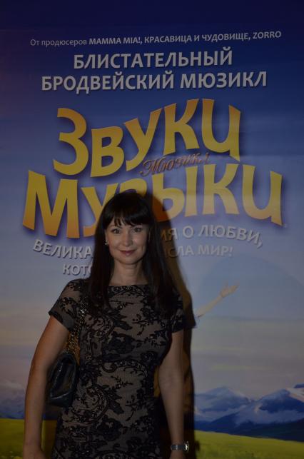 Премьера мюзикла ЗВУКИ МУЗЫКИ. На снимке: актриса Нонна Гришаева. 8 октября 2011 года.