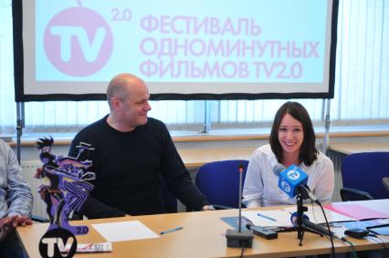 Первый Фестиваль Одноминутных Фильмов TV2.0. На снимке: председатель организационного комитета фестиваля Алексей Кортнев и член жюри, актриса Чулпан Хаматова. 11 октября 2011 года