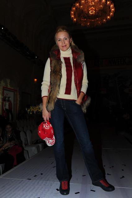 Юбилейная десятая неделя моды BOSCOAFASHIONWEEK. Показ BOSCO SPORT. На снимке: телеведущая Юлия Бордовских. 18 октября 2011 года.