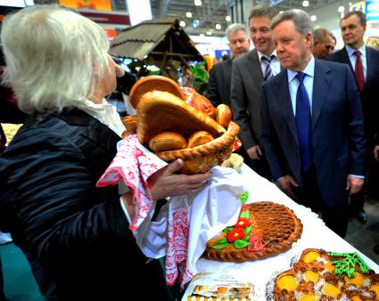 Губернатор Московской области Борис Громов посетил выставку ПОДМОСКОВЬЕ-2011. 19 октября 2011 года.