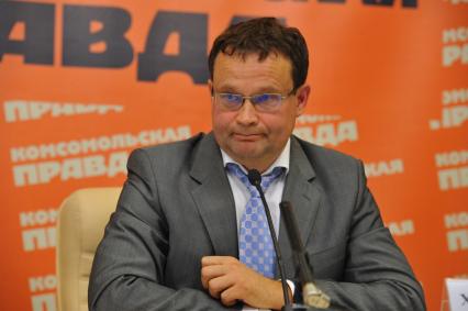 Врио директора Департамента создания и развития информационного общества Министерства связи и массовых коммуникаций РФ  Игорь  Химченко в ИД КП. 8 августа 2011 года.