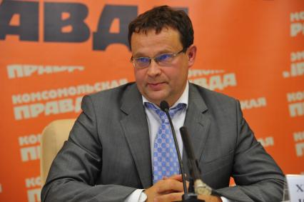 Врио директора Департамента создания и развития информационного общества Министерства связи и массовых коммуникаций РФ  Игорь  Химченко в ИД КП. 8 августа 2011 года.
