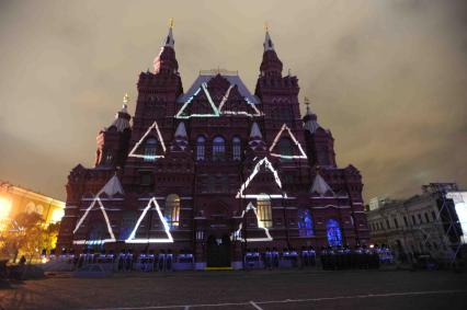 Москва. Старт первого Московского международного фестиваля  КРУГ СВЕТА. На снимке: Государственный исторический музей расположенный на Красной площади. 23 октября 2011 г.