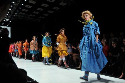 Во время показа коллекции марки \"YeZ by YEGORZAITSEV\" в рамках Mercedes-Benz Fashion Week.  23 октября 2011 года.