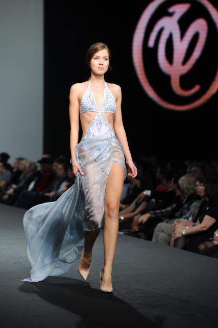 Неделя моды в Москве Volvo Fashion Week Moscow. Коллекциия Валентина Юдашкина. 26 октября 2011г.