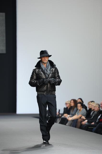 Неделя моды в Москве Volvo Fashion Week Moscow. Коллекциия Валентина Юдашкина. 26 октября 2011г.