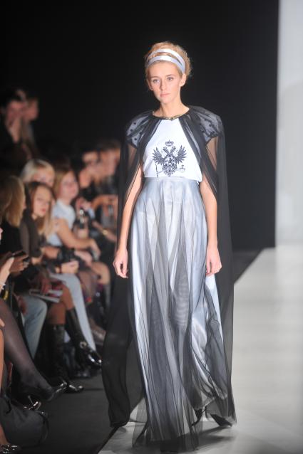 Показ коллекции Borodulin\'s на неделе моды Mercedes-Benz Fashion Week.  23 октября 2011 года.