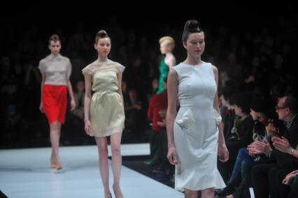 Показ коллекции TEGIN на неделе моды Mercedes-Benz Fashion Week. 23 октября 2011 года.