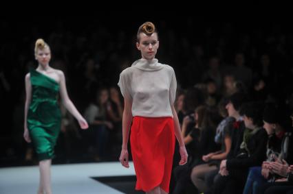 Показ коллекции TEGIN на неделе моды Mercedes-Benz Fashion Week. 23 октября 2011 года.