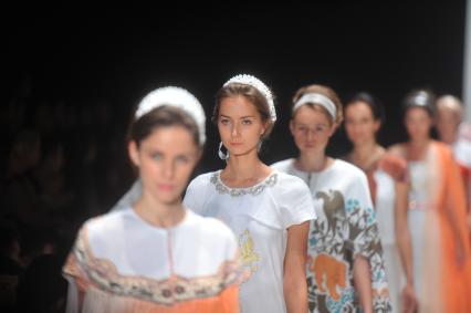 Показ коллекции Borodulin\'s на неделе моды Mercedes-Benz Fashion Week.  23 октября 2011 года.