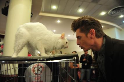 Международная выставка кошек КУБОК ЧЕМПИОНОВ PROPLAN 2011. На снимке: стилист Влад Лисовец. 29 октября 2011 года.