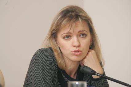 Татьяна Макарова - супруга Владимира Макарова, осужденного на 13 лет по обвинению в педофилии. 28 октября 2011г.