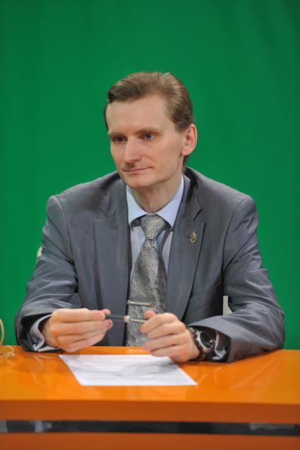 Олег Яшин вице-президент антипиратской ассоциации РУССКИЙ ЩИТ. В студии КП ТВ. 1 ноября 2011 года.