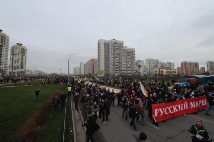 Участники акции националистических движений РУССКИЙ МАРШ в Люблино. 04 ноября 2011 года.