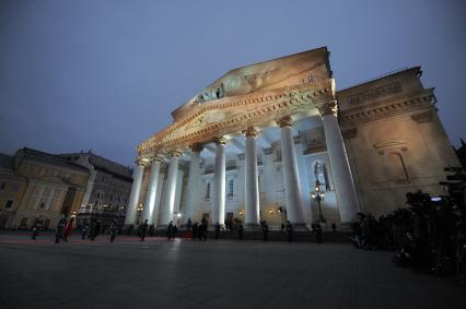 Москва. Здание Большого театра во время его открытия. 28 октября 2011 года.