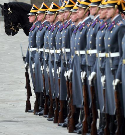 Церемония развода конных и пеших караулов Президентского полка. 31 октября 2011 года.