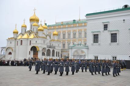 Церемония развода конных и пеших караулов Президентского полка. 31 октября 2011 года.