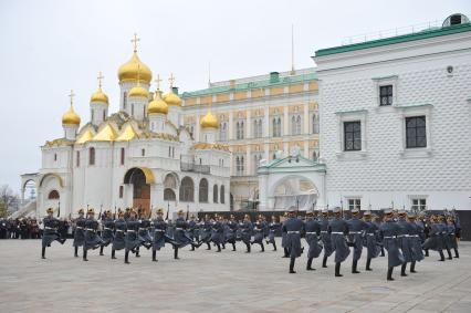 Церемония развода конных и пеших караулов Президентского полка. 31 октября 2011 года.