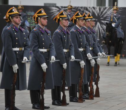 Церемония развода конных и пеших караулов Президентского полка. 31 октября 2011 года.