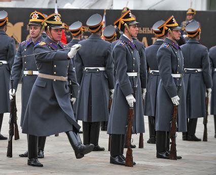Церемония развода конных и пеших караулов Президентского полка. 31 октября 2011 года.