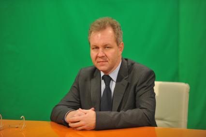 Владислав Иноземцев . директор Центра исследований постиндустриального общества; ведущие. В редакции ИД КП.  15 ноября 2011 года.