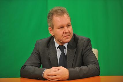 Владислав Иноземцев . директор Центра исследований постиндустриального общества; ведущие. В редакции ИД КП.  15 ноября 2011 года.