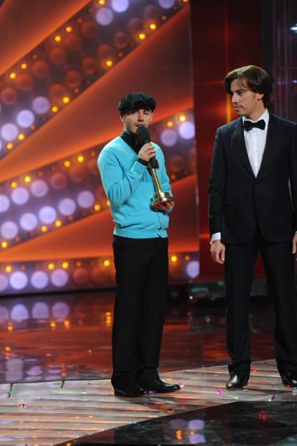 Съемки танцевального проекта СТИЛЯГИ - ШОУ. На снимке: резидент COMEDY CLUB Тимур Родригес и ведущий программы Максим Галкин. 14 ноября 2011 года