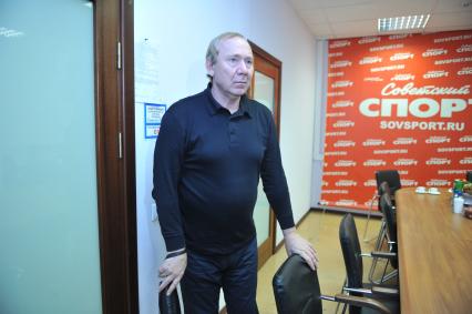 Романцев Олег - советский футболист (защитник), затем советский и российский тренер. В СС. 22 ноября 2011 года.