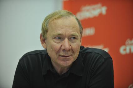 Романцев Олег - советский футболист (защитник), затем советский и российский тренер. В СС. 22 ноября 2011 года.