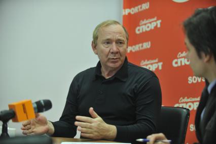 Романцев Олег - советский футболист (защитник), затем советский и российский тренер. В СС. 22 ноября 2011 года.