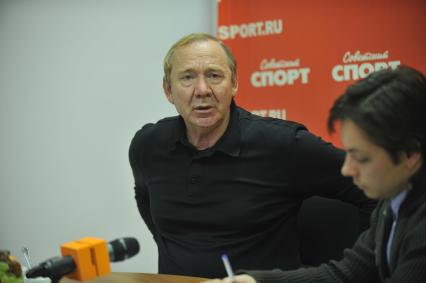 Романцев Олег - советский футболист (защитник), затем советский и российский тренер. В СС. 22 ноября 2011 года.