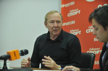 Романцев Олег - советский футболист (защитник), затем советский и российский тренер. В СС. 22 ноября 2011 года.