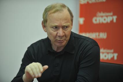 Романцев Олег - советский футболист (защитник), затем советский и российский тренер. В СС. 22 ноября 2011 года.