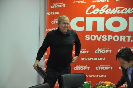 Романцев Олег - советский футболист (защитник), затем советский и российский тренер. В СС. 22 ноября 2011 года.