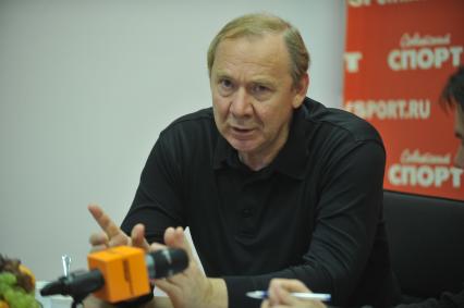 Романцев Олег - советский футболист (защитник), затем советский и российский тренер. В СС. 22 ноября 2011 года.