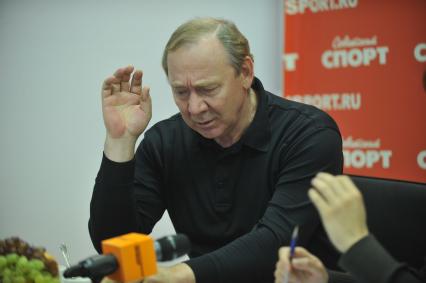 Романцев Олег - советский футболист (защитник), затем советский и российский тренер. В СС. 22 ноября 2011 года.