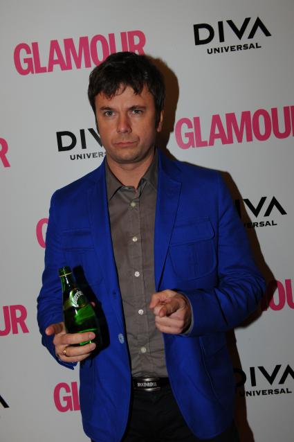 Церемония вручения премии ЖЕНЩИНА ГОДА ЖУРНАЛА GLAMOUR 2011. На снимке: солист группы ИГРА СЛОВ Андрей Семашко. 17 ноября 2011 года.
