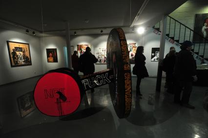 Персональная выставка Максима Башева под названием FUCK YOUR LAWS. 16 ноября 2011 года.