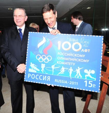 Бал олимпийцев, посвященный 100-летию Российского олимпийского комитета. На снимке: президент Международного олимпийского комитета (МОК) Жак Рогге и президент Олимпийского комитета России, вице-премьер РФ Александр Жуков (слева направо). 25 ноября 2011 года.