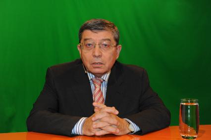 Политолог, член Общественной палаты, доктор экономических наук Иосиф Дискин в ИД КП. 28 ноября 2011 года.