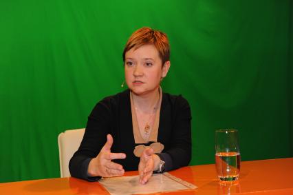 Член Общественной палаты Ольга Костина в ИД КП. 28 ноября 2011 года.