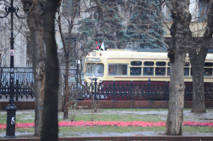 Парад ретро-трамваев, посвященный 100-летию легендарного трамвайного маршрута А - (АННУШКИ). Москва. 26  ноября 2011 года.