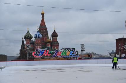 Заливка большого зимнего ГУМ-Катка. 25 ноября 2011 года.