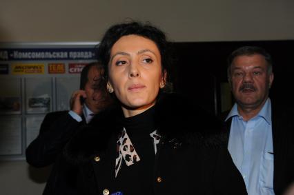 Пиар-директор Виктора Батурина Анна Имерлин в ИД КП. 30 ноября 2011 года.