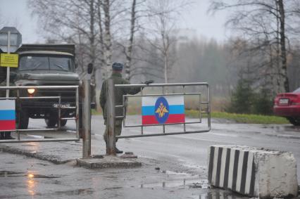 КПП (контрольно- пропускной пункт) в военный городок Мирный Архангельской области, Плесецк, 03 ноября 2011 года