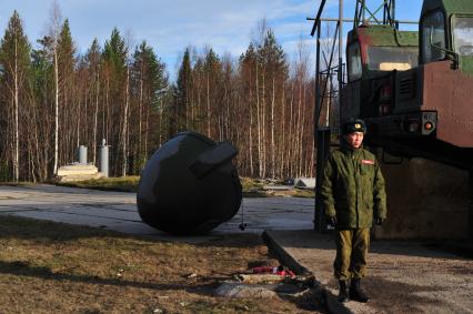 Пусковая установка подвижного грунтового ракетного комплекса \"Тополь\" после запуска ракеты, Плесецк, 03 ноября 2011 года