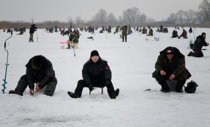 5 февраля 2011. Волгоградская область, Иловлинский район. Озеро Большой Ильмень. Соревнования по зимней рыбалке.