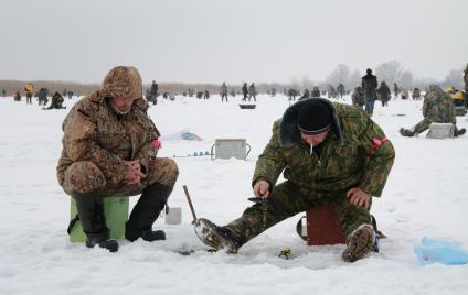 5 февраля 2011. Волгоградская область, Иловлинский район. Озеро Большой Ильмень. Соревнования по зимней рыбалке.