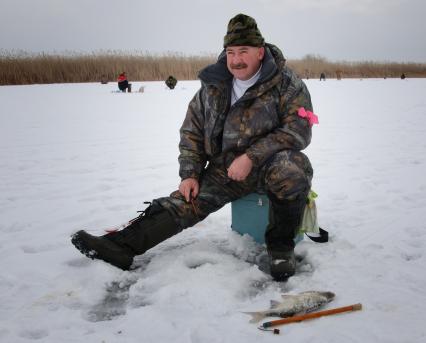 5 февраля 2011. Волгоградская область, Иловлинский район. Озеро Большой Ильмень. Соревнования по зимней рыбалке.